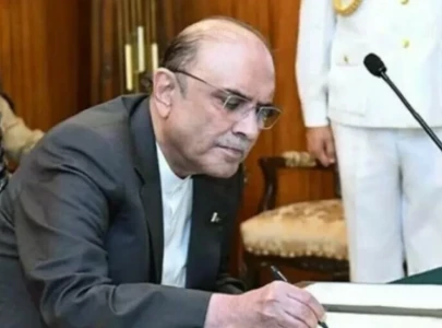 president zardari signs 27th consitutional amendment into law