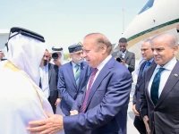 prime minister shehbaz sharif pml n president nawaz sharif and deputy prime minister ishaq dar land in doha photo pmo prime minister shehbaz sharif pml n president nawaz sharif and deputy prime minister ishaq dar land in doha photo pmo