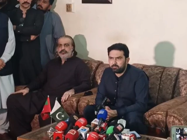 K-P CM demands armoured personnel carriers from federal govt