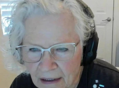 81 year old minecraft youtuber thanks fans after fundraising supports grandson s cancer treatment