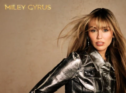 miley cyrus to receive hollywood walk of fame star on may 22