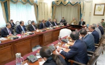 pm holds consultative meeting with industrialists ahead of budget