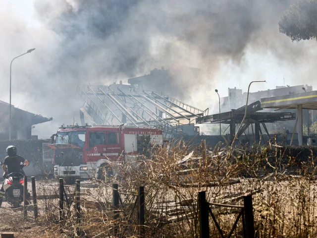 a huge cloud of smoke rises after a gas station exploded on the outskirts of rome italy july 4 2025 photo reuters a huge cloud of smoke rises after a gas station exploded on the outskirts of rome italy july 4 2025 photo reuters