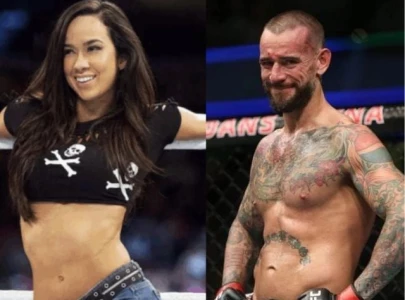 aj lee makes wwe return on smackdown after a decade away aj lee makes wwe return on smackdown after a decade away