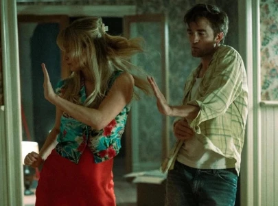 jennifer lawrence and robert pattinson star in haunting new trailer for die my love