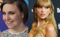 taylor swift s friend lena dunham weighs in on travis kelce after chiefs game