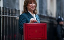 sophie kinsella auhor of confessions of a shopaholic dies at 55 after cancer battle sophie kinsella auhor of confessions of a shopaholic dies at 55 after cancer battle