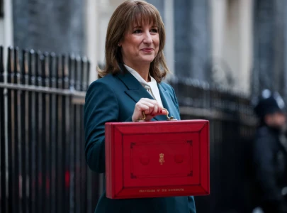 sophie kinsella auhor of confessions of a shopaholic dies at 55 after cancer battle sophie kinsella auhor of confessions of a shopaholic dies at 55 after cancer battle