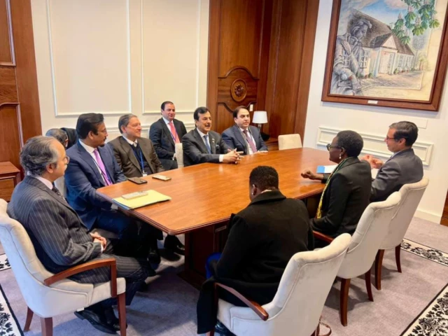 Treaty breaches erode global law, Yousaf Raza Gilani tells United Nations Treaty breaches erode global law, Yousaf Raza Gilani tells United Nations