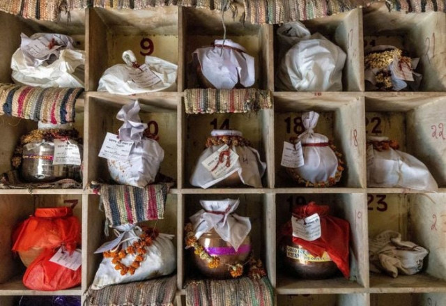 urns containing ashes after final rites of people including those who died from complications related to the coronavirus disease covid 19 await immersion due to lockdown at a crematorium in new delhi india may 6 2021 reuters danish siddiqui file photo urns containing ashes after final rites of people including those who died from complications related to the coronavirus disease covid 19 await immersion due to lockdown at a crematorium in new delhi india may 6 2021 reuters danish siddiqui file photo