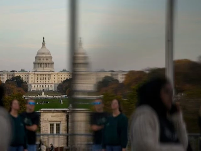 people visit the washington monument more than a month into the continuing us government shutdown in washington dc on nov 2 2025 photo reuters people visit the washington monument more than a month into the continuing us government shutdown in washington dc on nov 2 2025 photo reuters