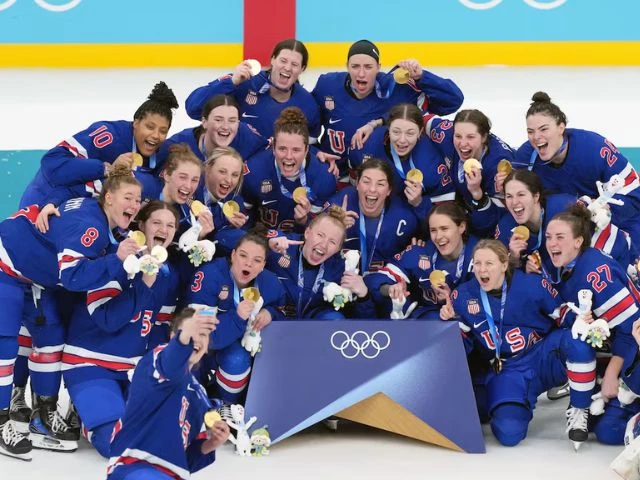 u s women s hockey stars like posts criticizing men s team trump phone call