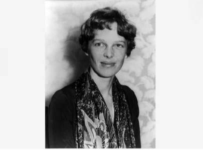 explorer may have found wreckage of amelia earhart s plane in pacific