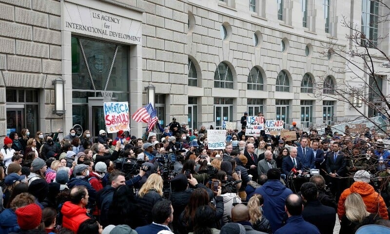 us senator chris van hollen and representative gerry connolly joined by fellow lawmakers and employees and supporters of us agency for international development usaid speak at a press conference outside of usaid headquarters in washington us feb 3 photo afp