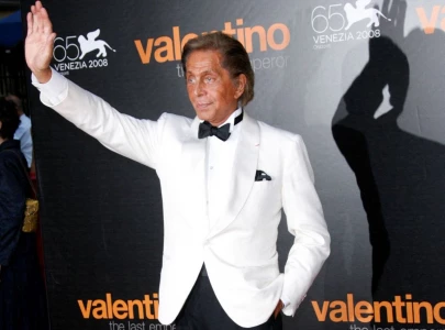leading italian fashion designer valentino garavani dies at 93
