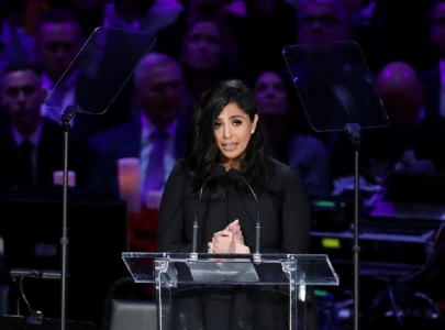 vanessa bryant addresses pregnancy rumors using rihanna meme vanessa bryant addresses pregnancy rumors using rihanna meme