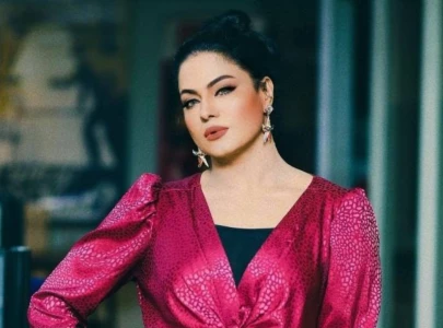 veena malik rules out politics says she is very much happy in my own space