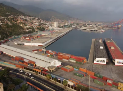 trump warns 25 tariff on countries trading with venezuela for oil or gas