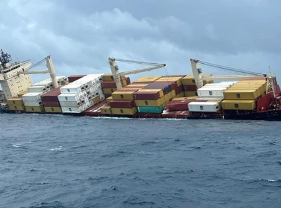 india tries to contain oil spill after cargo ship sinks off kerala coast india tries to contain oil spill after cargo ship sinks off kerala coast