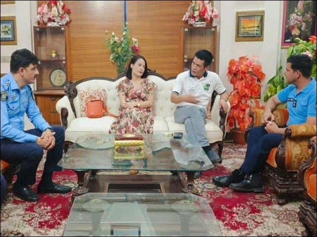 vietnam envoy and his wife with islamabad police photo express