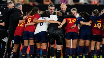 vilda hails spain s courage in historic win over us vilda hails spain s courage in historic win over us