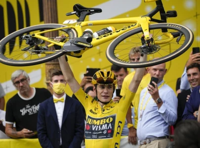 vingegaard wins second successive tour de france
