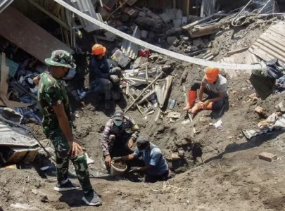 volcano eruption in indonesia kills 10 as alert raised to highest level volcano eruption in indonesia kills 10 as alert raised to highest level