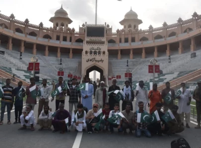 25 pakistanis released from indian jails repatriated via wagah 25 pakistanis released from indian jails repatriated via wagah