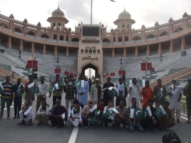 a group photograph of 25 pakistani nationals released from indian jails as they return home through the wagah attari border on saturday photo express a group photograph of 25 pakistani nationals released from indian jails as they return home through the wagah attari border on saturday photo express