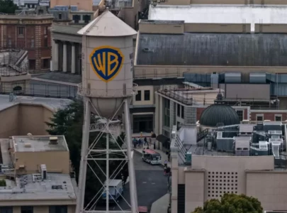 us judge suspends paramount s acquisition of warner bros us judge suspends paramount s acquisition of warner bros