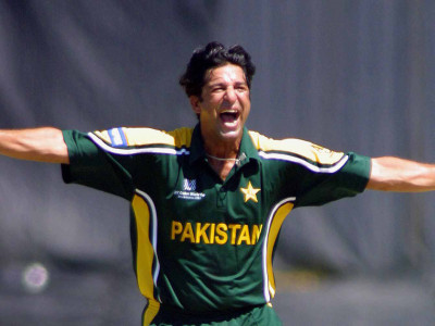 wasim urges pakistan to unite for world cup
