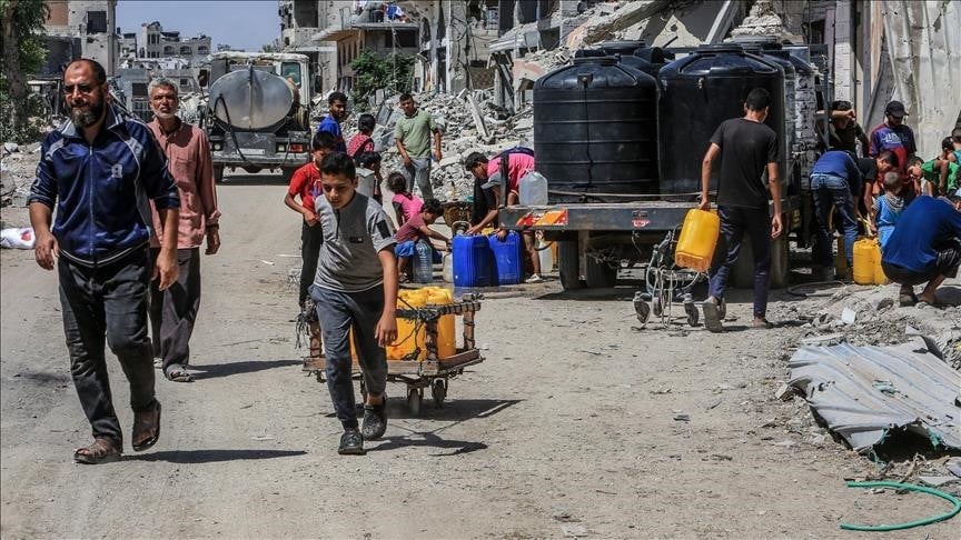 people are in search of water in gaza photo anadolu agency