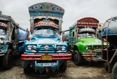 child killed three injured in water tanker accident in manghopir