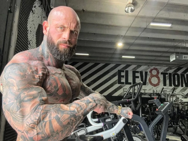 instagram realweswatsonfit