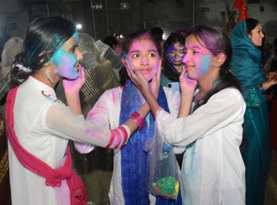 holi celebrated with blast of colours across sindh holi celebrated with blast of colours across sindh