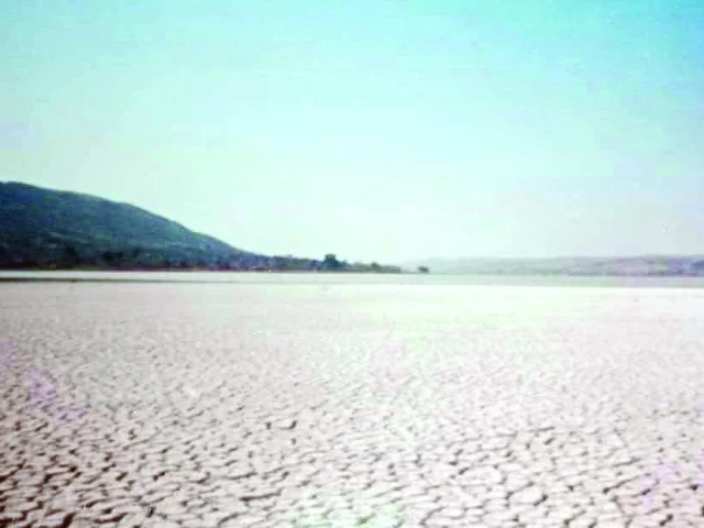 once a thriving tourist attraction offering boating the khabeki lake an internationally recognised habitat for migratory water birds has dried up photo express once a thriving tourist attraction offering boating the khabeki lake an internationally recognised habitat for migratory water birds has dried up photo express