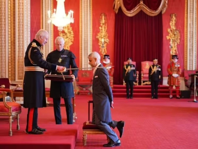 london mayor sadiq khan knighted by king charles photo wires london mayor sadiq khan knighted by king charles photo wires