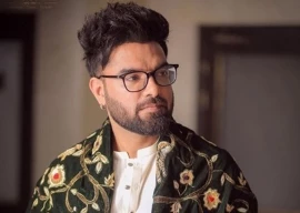 yasir hussain slams discrimination at elite karachi restaurant yasir hussain slams discrimination at elite karachi restaurant