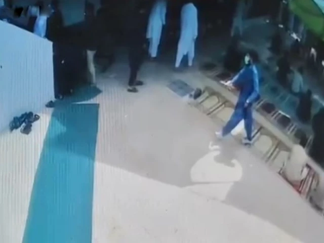 cctv footage shows suspect involved in the murder of senior lawyer khawaja shamsul islam in karachi on august 1 2025 screengrab cctv footage shows suspect involved in the murder of senior lawyer khawaja shamsul islam in karachi on august 1 2025 screengrab