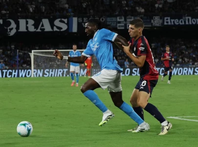 last gasp anguissa fires napoli past cagliari roma keep pace