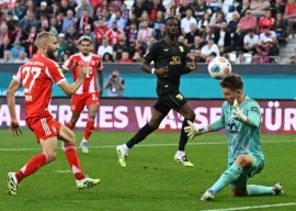 bayern survive late augsburg scare ten hag s tough start continues bayern survive late augsburg scare ten hag s tough start continues