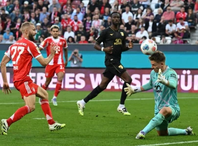 bayern survive late augsburg scare ten hag s tough start continues