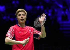 shi sets up badminton world final with kunlavut shi sets up badminton world final with kunlavut