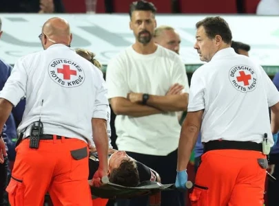 augsburg s fellhauer leaves hospital after concussion against bayern