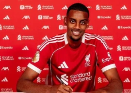 isak vows to make history with liverpool after british record move isak vows to make history with liverpool after british record move