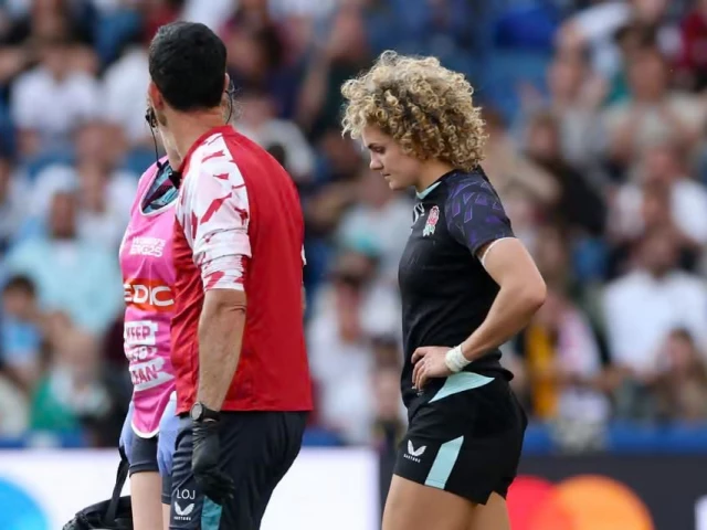 ellie kildunne leaves the field after receiving medical treatment photo reuters ellie kildunne leaves the field after receiving medical treatment photo reuters
