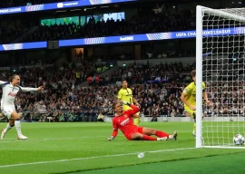 spurs accept villarreal gift to make winning start in champions league spurs accept villarreal gift to make winning start in champions league