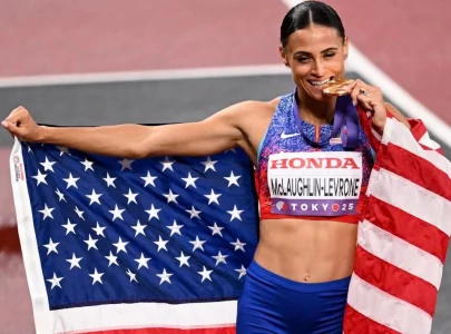 mclaughlin levrone steals the show botswana take men s one lap gold