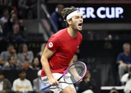 fritz topples alcaraz as team world surge into laver cup lead