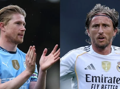 old glories modric and de bruyne clash as ac milan welcome napoli